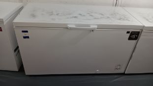 Logik L420CFW20 420 litre chest freezer, serial number 2141006761 (advised that contents will be