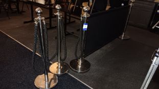4 x chrome barrier posts, 4 x ropes and 1 rail panel – Located in dining area