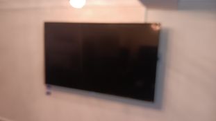 TCL 50RP62UK 50in Roku Smart 4K UHD LED TV and wall bracket without remote control (Purchaser