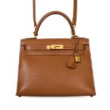 NO RESERVE - HERMÈS GOLD COURCHEVEL KELLY SELLIER 28 BAG Condition grade C+. Gold Courchevel leath