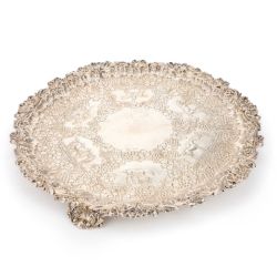 EQUESTRIAN INTEREST: A LARGE WILLIAM IV SILVER SALVER
