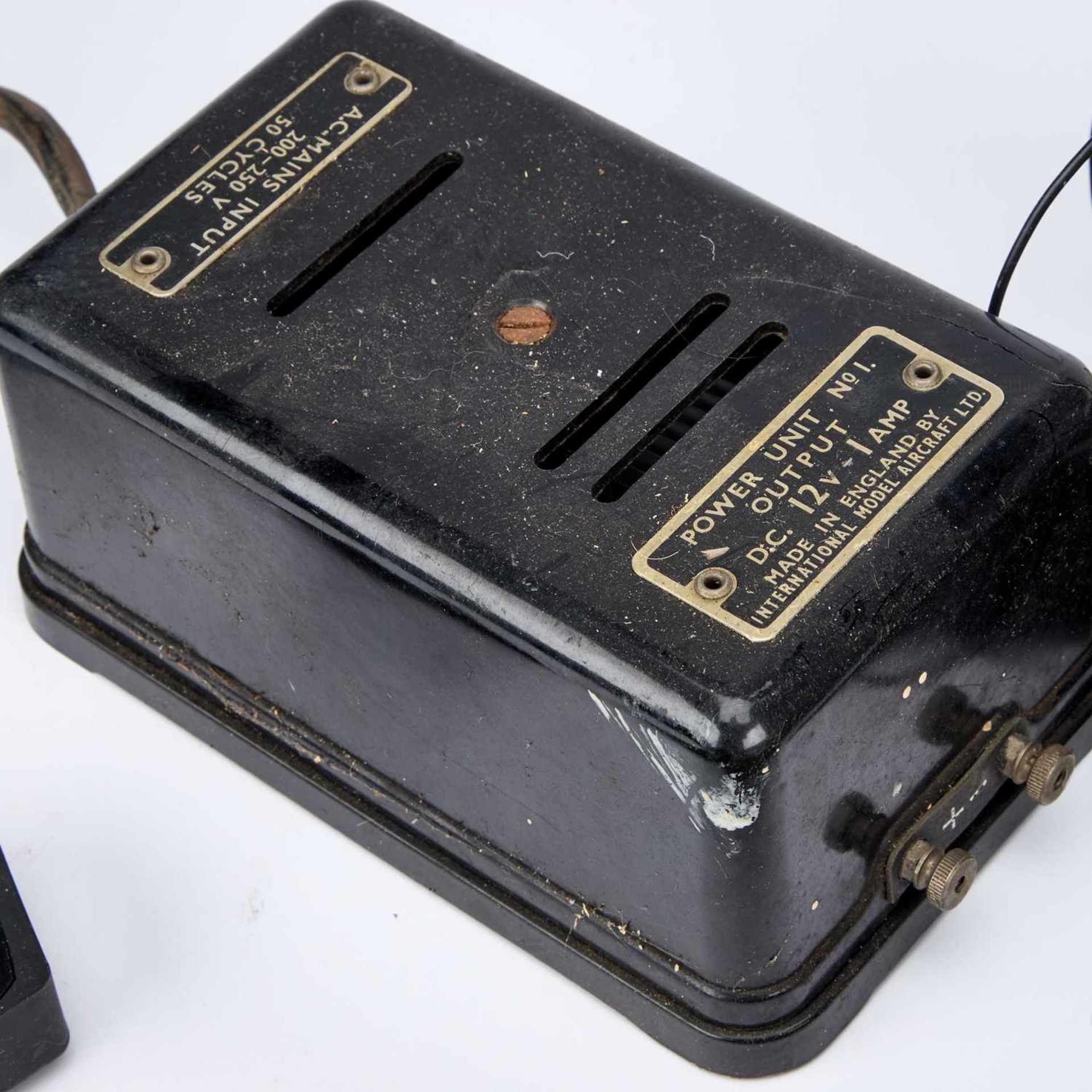 A COLLECTION OF VINTAGE ‘OO’ GAUGE MODEL RAILWAY ITEMS - Image 6 of 8