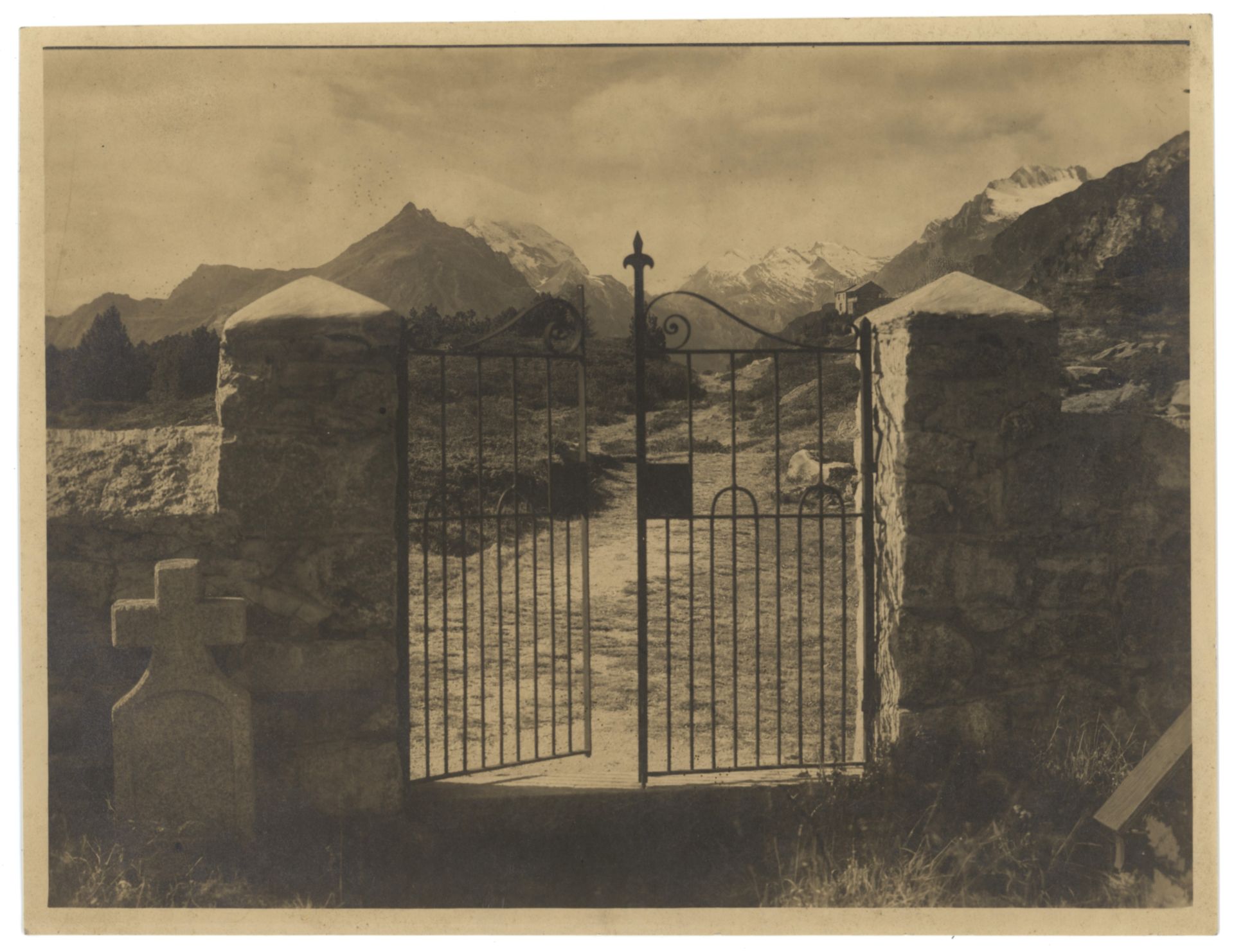 Albert Steiner | Kirchhof in Maloja | Fotografie | 1921 - Bild 3 aus 4