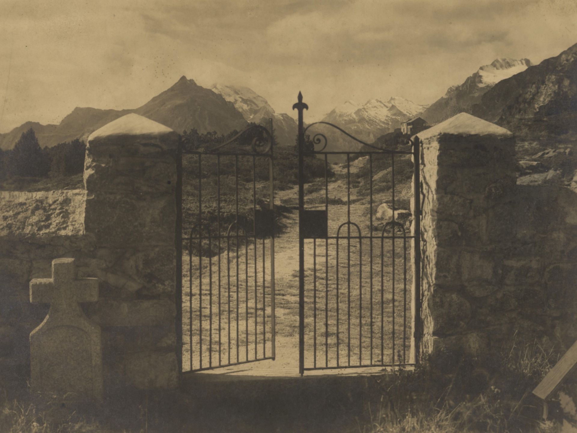 Albert Steiner | Kirchhof in Maloja | Fotografie | 1921 - Bild 2 aus 4