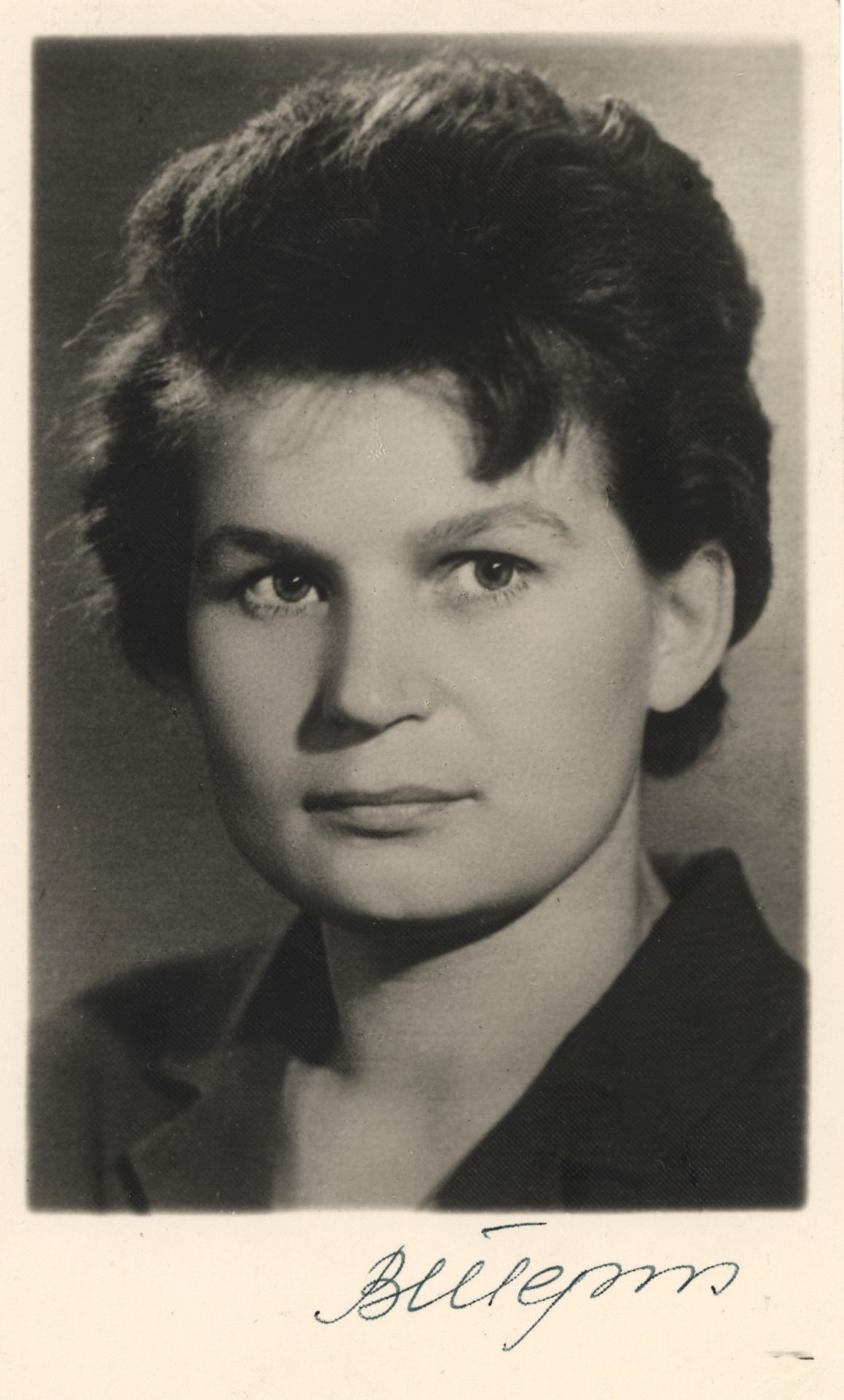 sowj. Kosmonauten | Konvolut Autogramme Walentina Tereschkowa u.a. | Fotografie | 1960er Jahre - Bild 2 aus 8