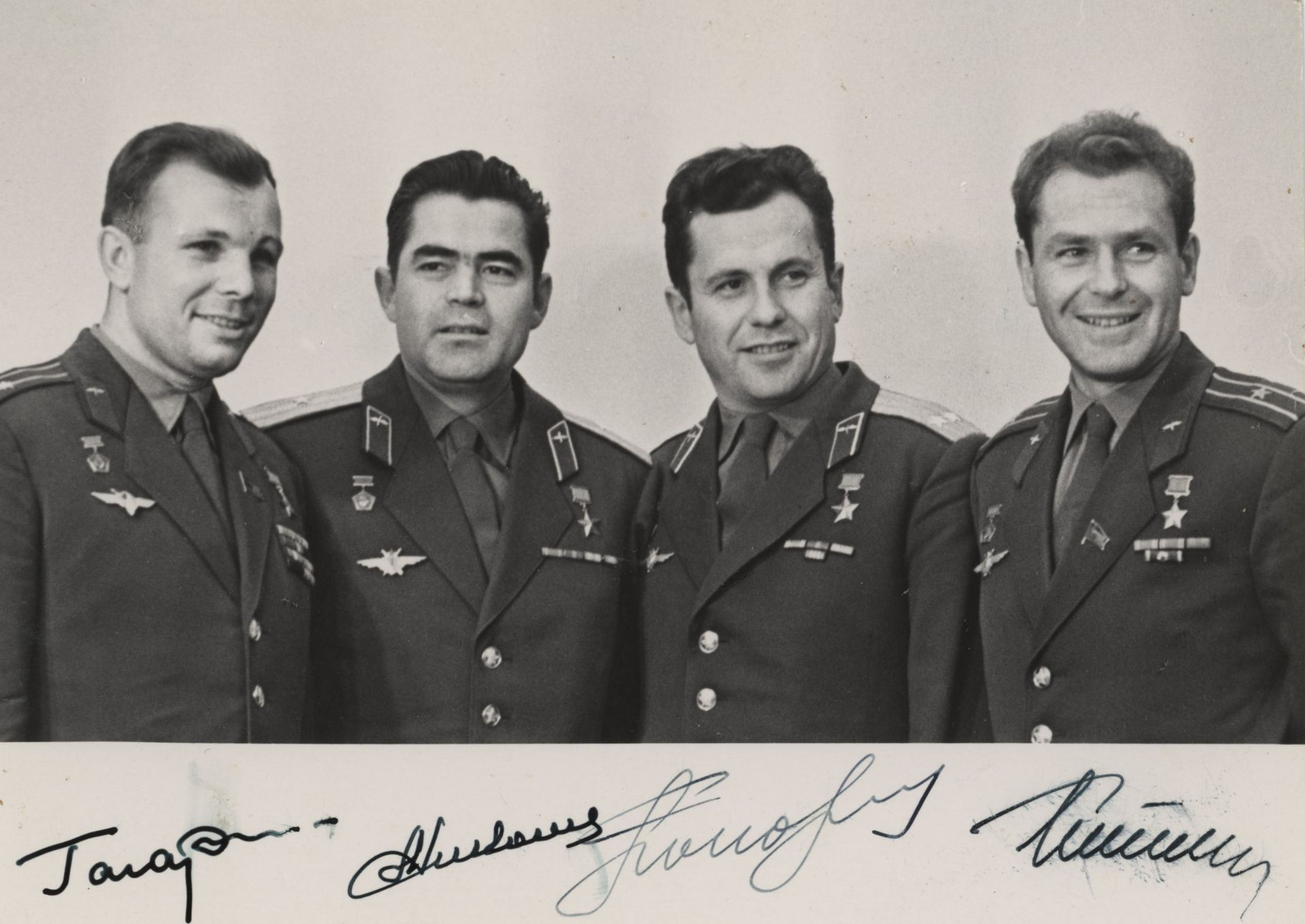 Kosmonauten Gagarin, Nikolajew, Popowitsch und Titow | Gruppenbild m Autogrammen | 1965