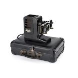꩜ A Leitz Gnom II Projector in Black SFUUE Transport Case,