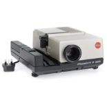 ꩜ A Leica Pradovit P 300 35mm Slide Projector,