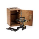 ꩜ An E. Leitz Wetzlar Large Dissecting Microscope,