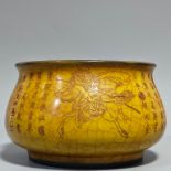 Collectible! A Song Dynasty official kiln porcelain bowl with crackle glaze, inscribed and gilded de