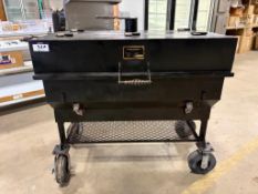 YODER SMOKERS FLAT TOP CHARCOAL GRILL
