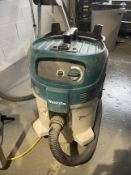 Makita VC3012M 240v Dust Extractor Vacuum