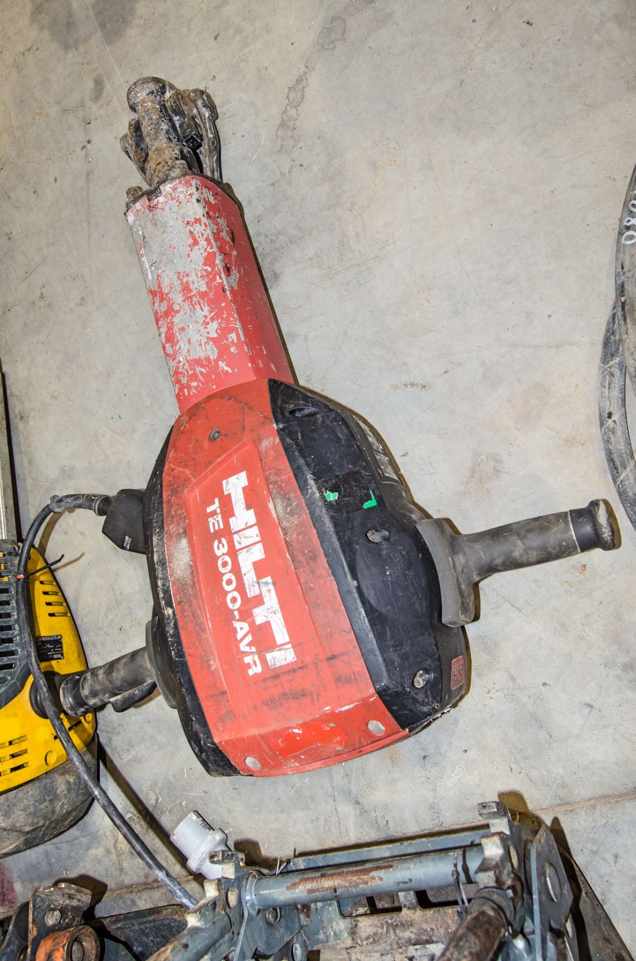 Hilti TE3000-AVR 110v breaker A1156957 - Image 2 of 2