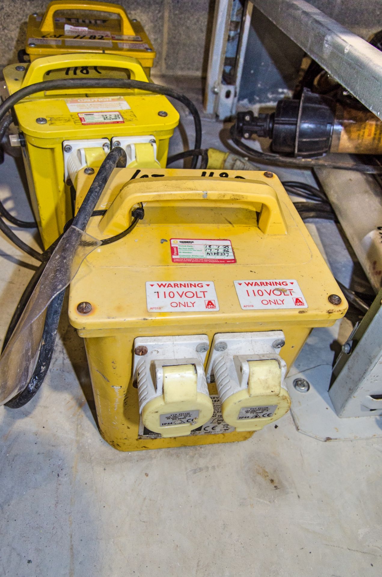 240v to 110v 3 kva transformer A788337