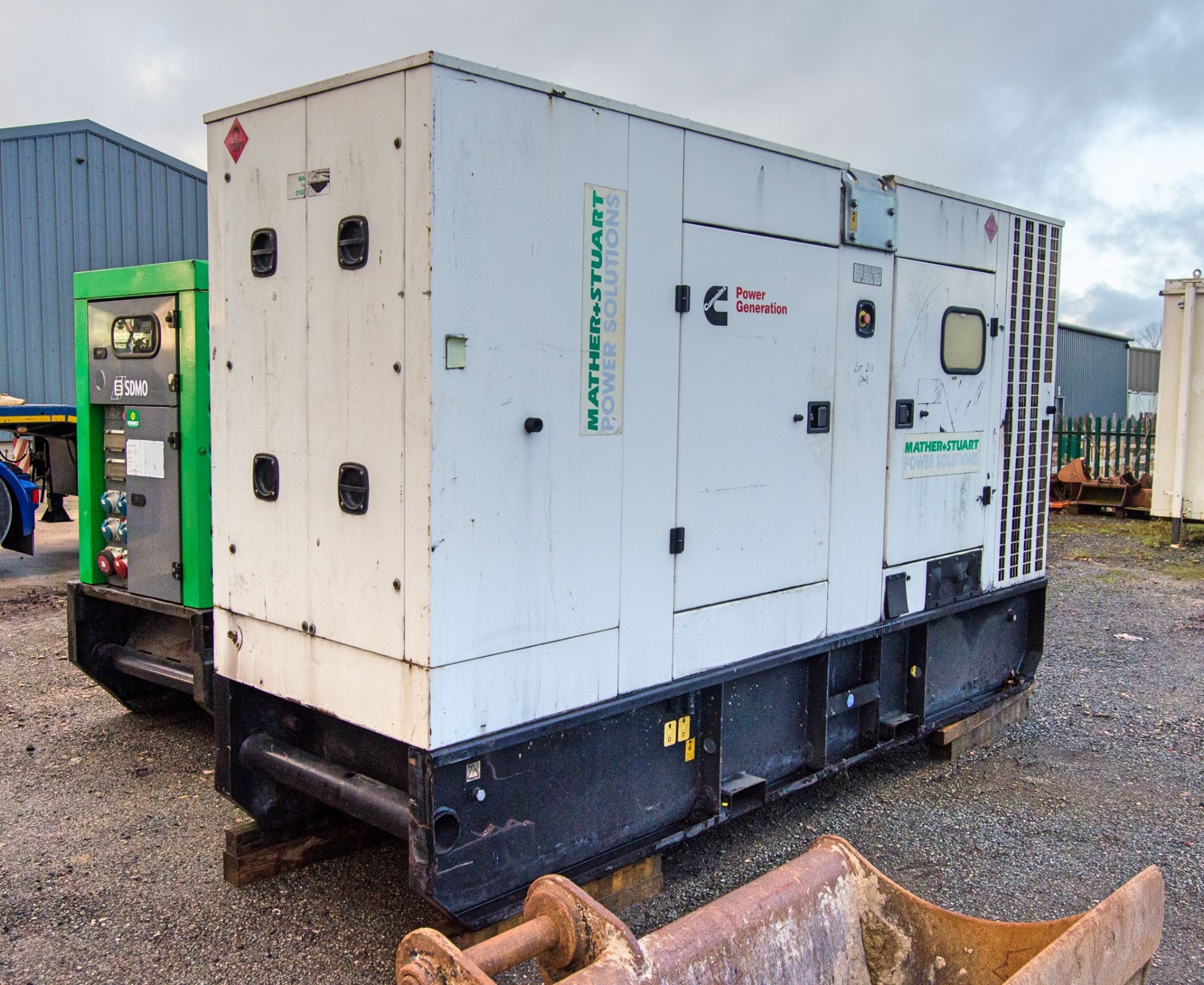 Cummins 150 kva diesel driven generator Recorded hours: 19347 ** Engine runs but generator burnt out - Image 2 of 8