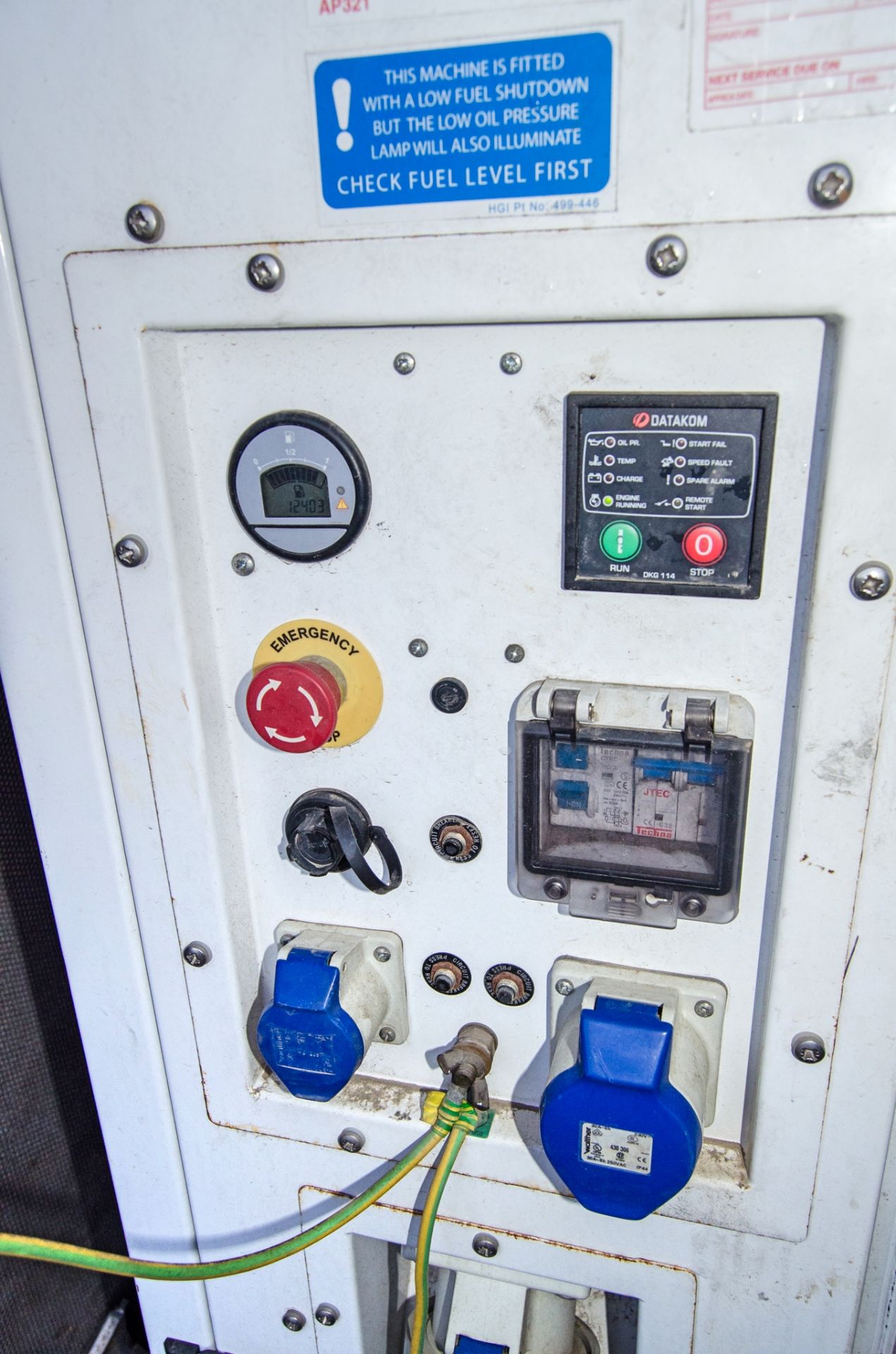 21ft x 9ft steel anti-vandal welfare site unit Comprising canteen area, toilet and generator room - Image 11 of 11