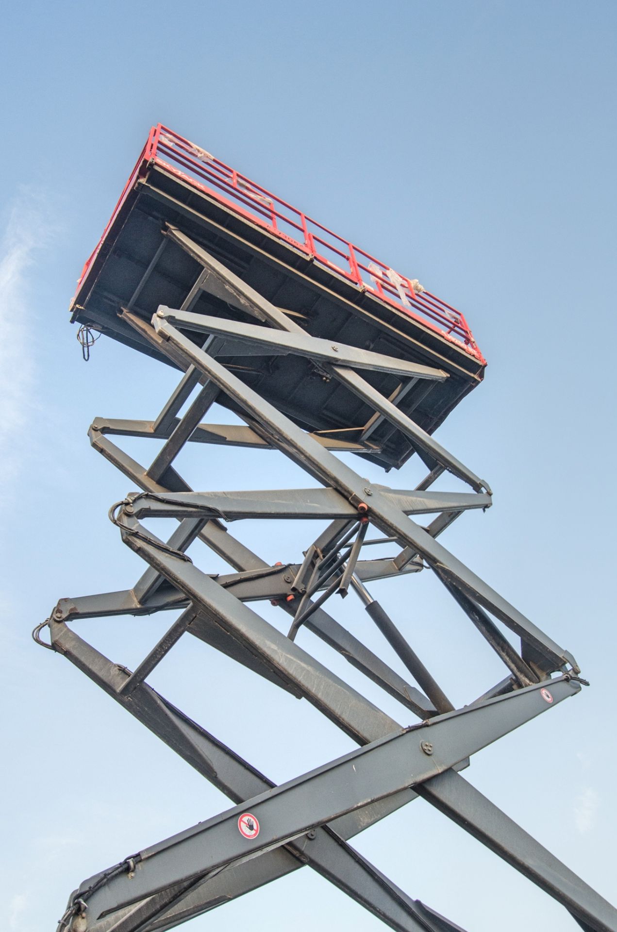 Skyjack SJ9250 diesel driven scissor lift access platform Year: 2017 S/N: 50002090 Recorded Hours: - Image 8 of 15