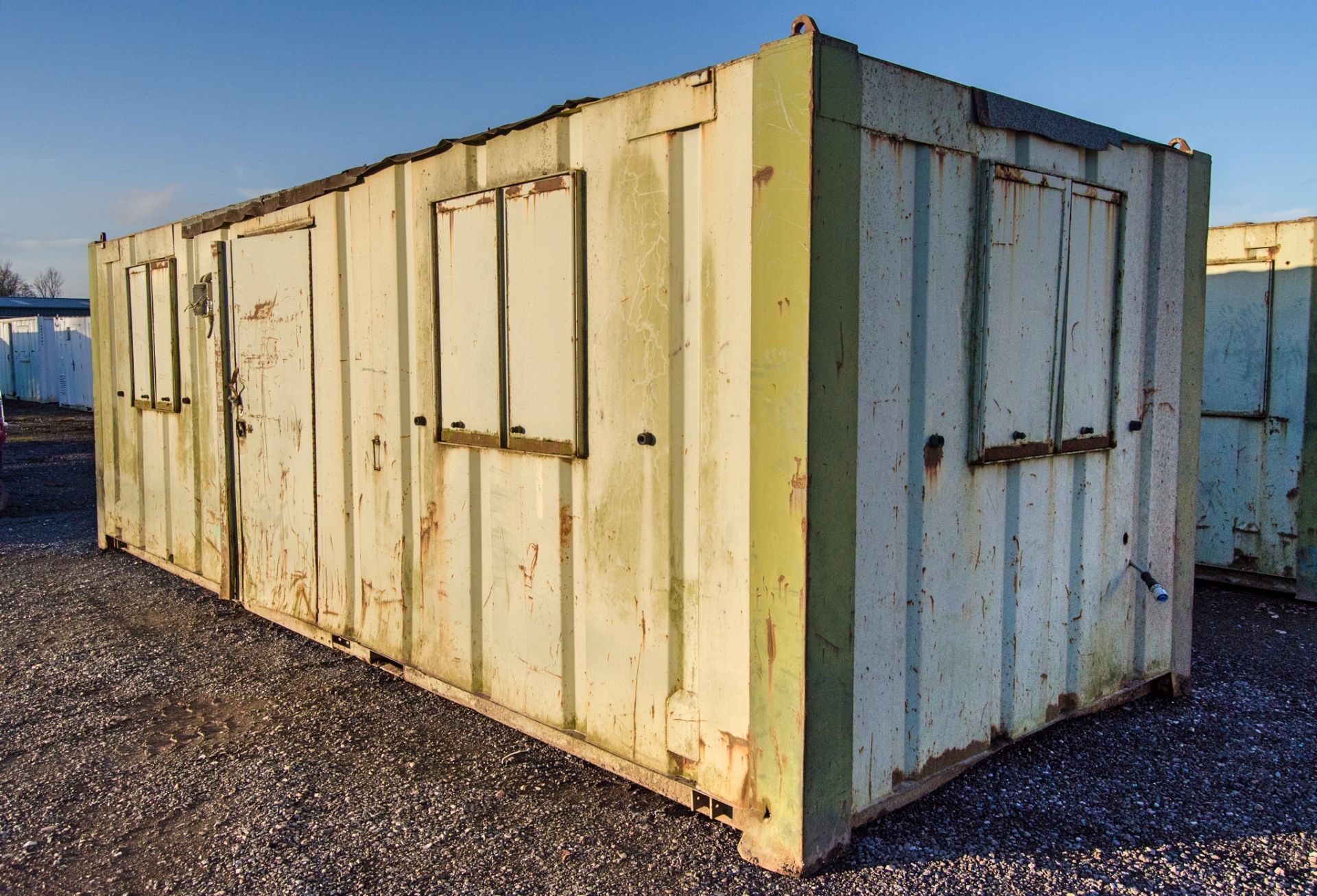 24ft x 9ft steel anti-vandal site canteen unit Comprising of: canteen area & drying room ** No