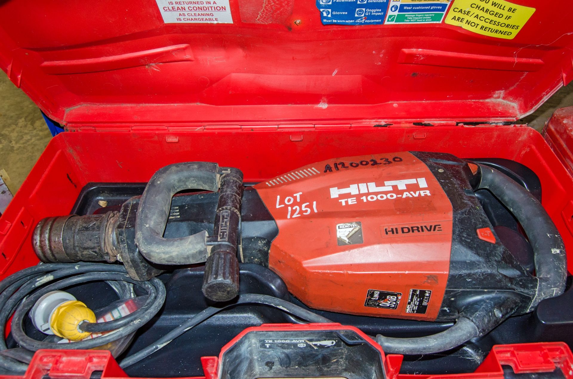 Hilti TE1000 AVR 110v breaker c/w carry case