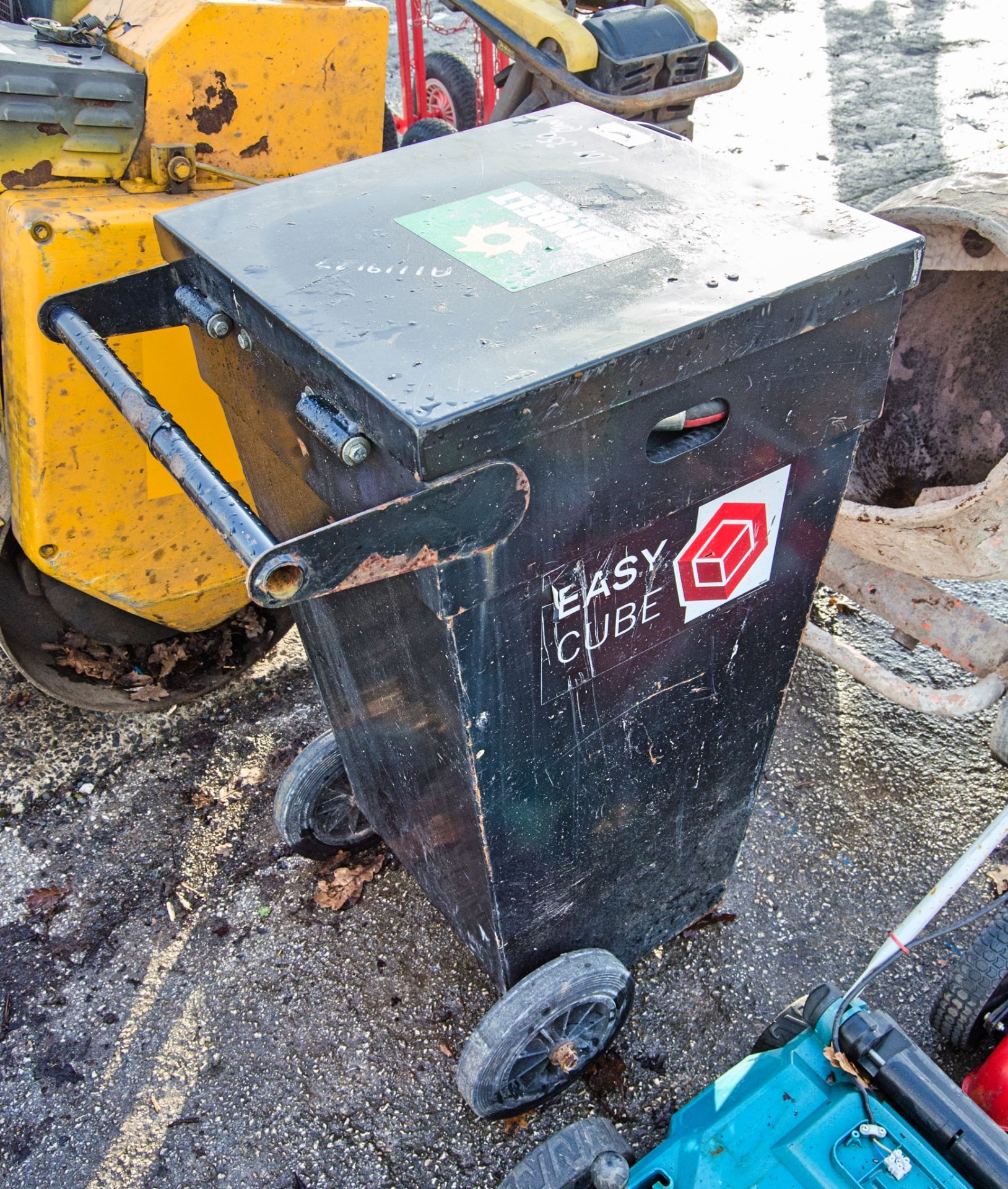 Western Easy Cube 100 litre bunded fuel bowser c/w manual pump, delivery hose and nozzle A1119127 - Image 2 of 3