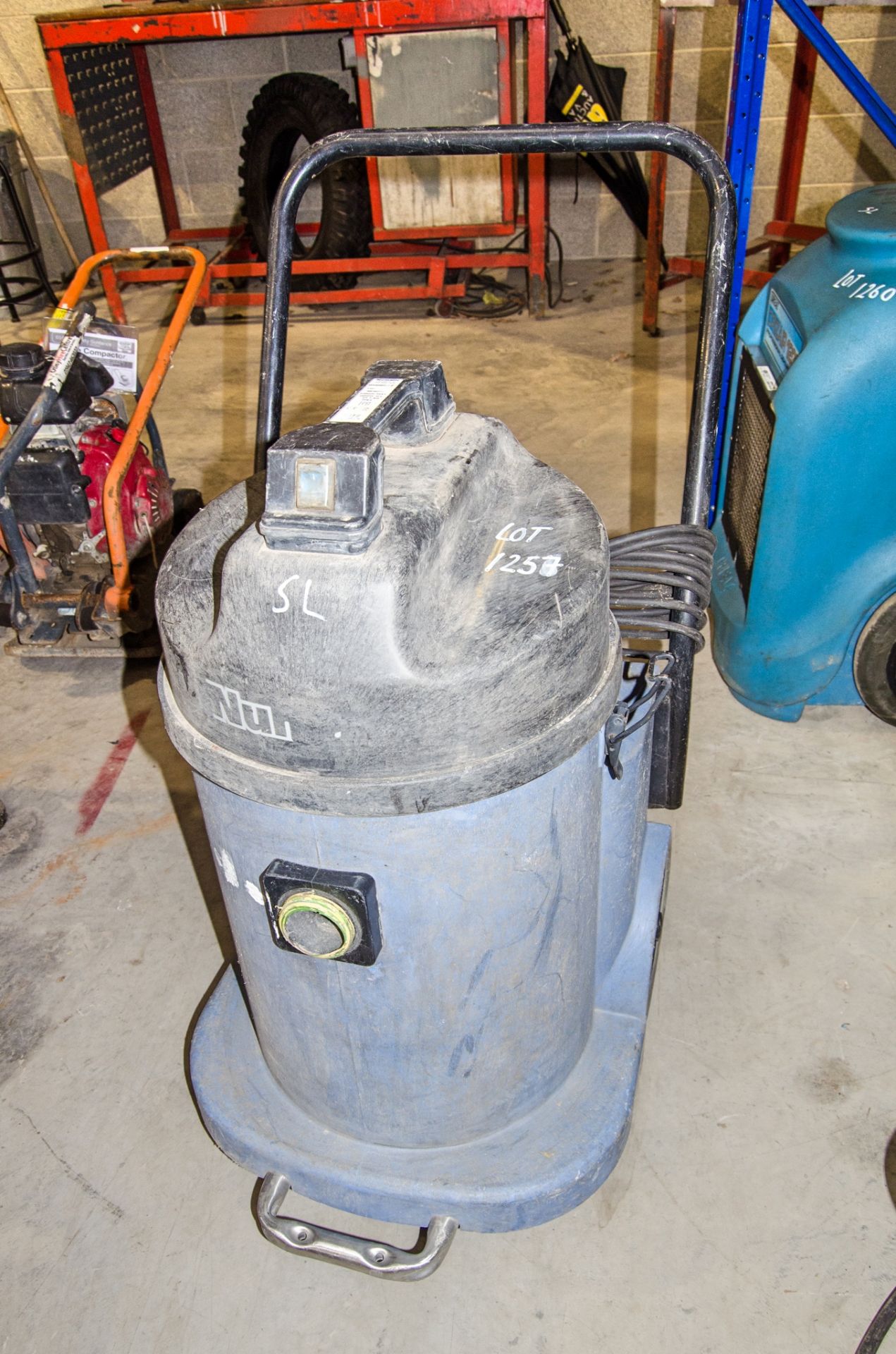 Numatic 110v vacuum cleaner