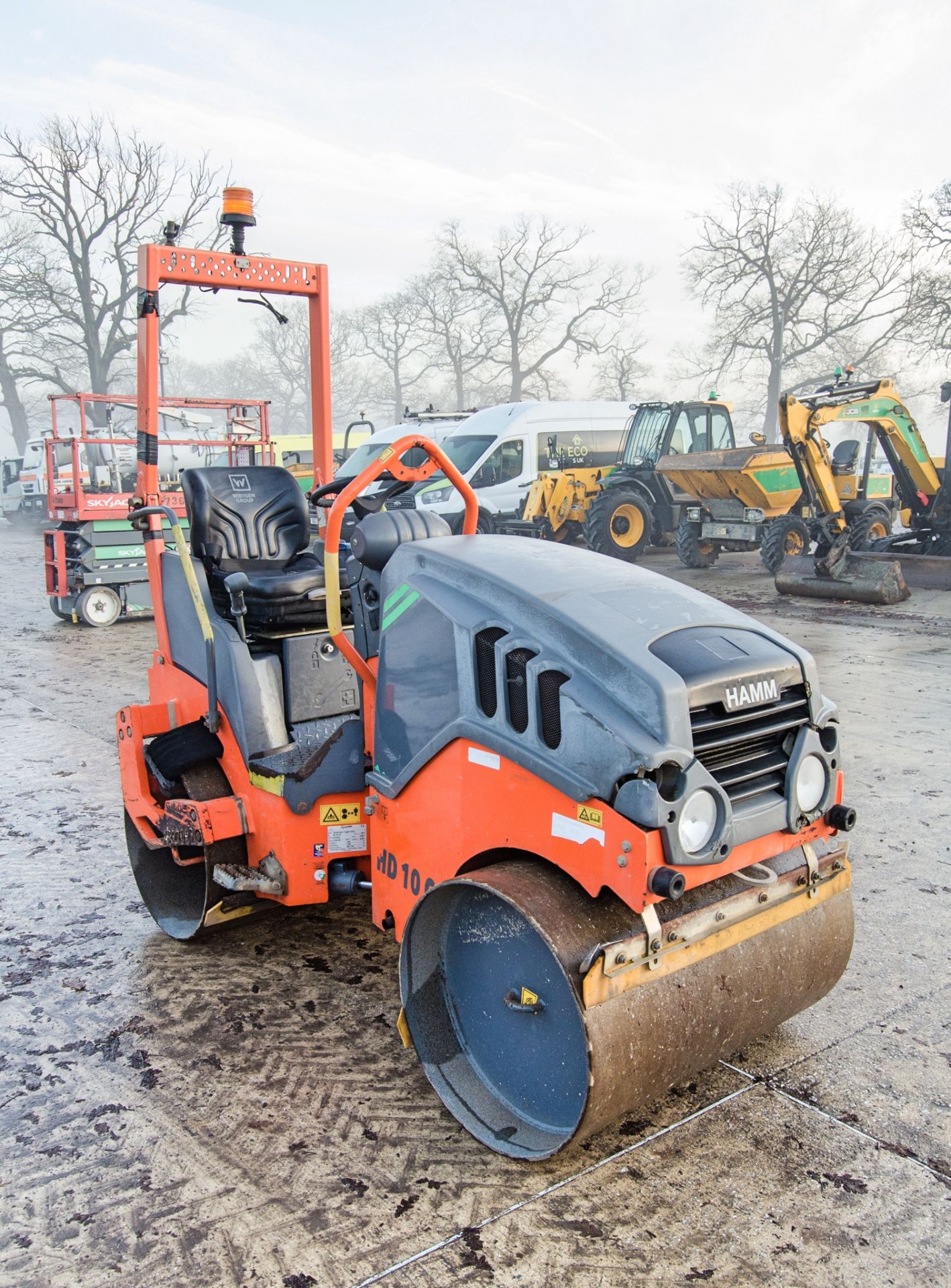 Hamm HD10C VV diesel driven double drum ride on roller Year: 2017 S/N: H1994823 Recorded Hours: - Image 2 of 19