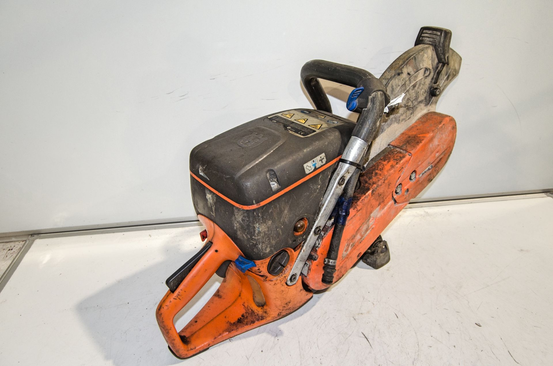 Husqvarna petrol driven cut off saw - Image 2 of 2