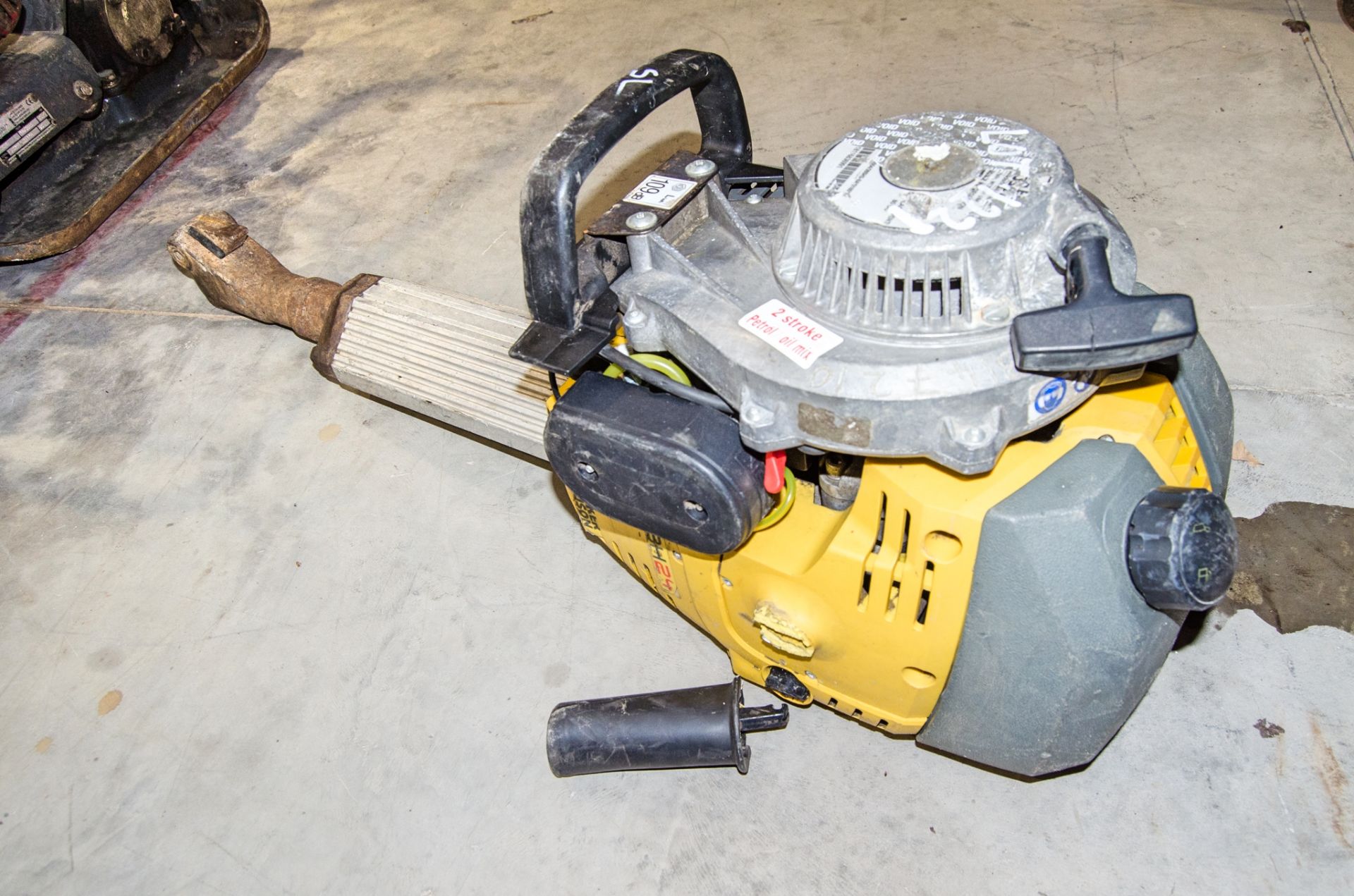 Wacker Neuson BH24 petrol driven breaker