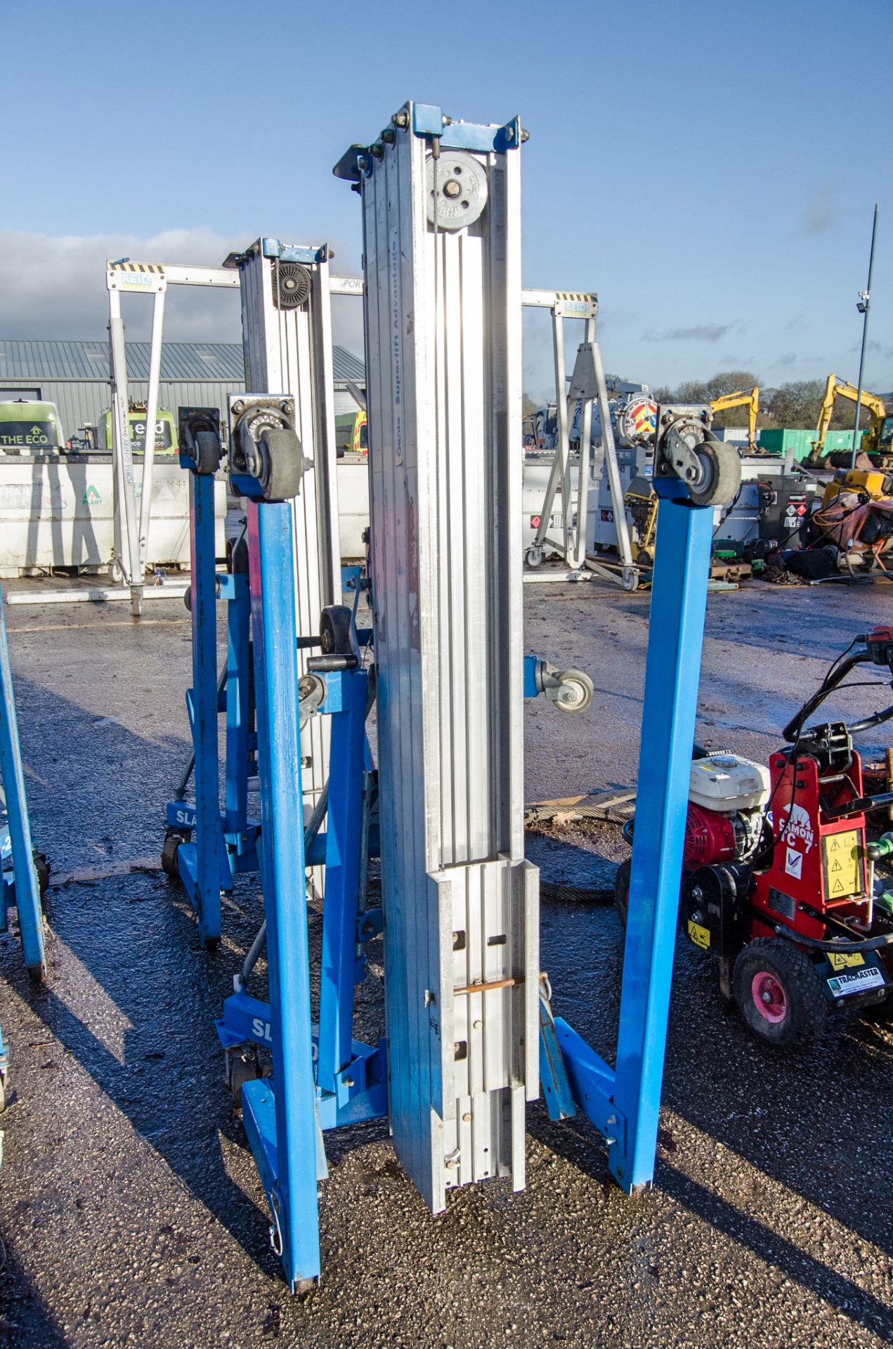 Genie SLA20 manual material hoist A648371