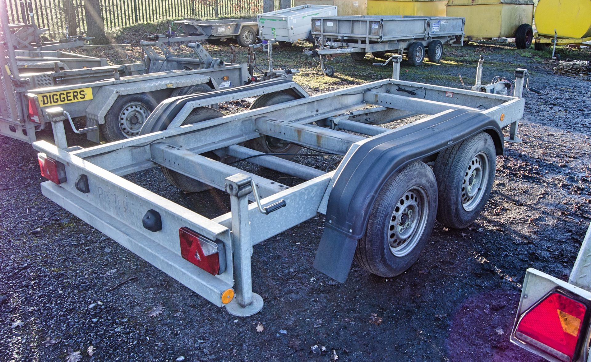 Knott Avonride 11ft x 4.5ft tandem axle generator trailer S/N: 1127688 H5110430 - Image 3 of 7