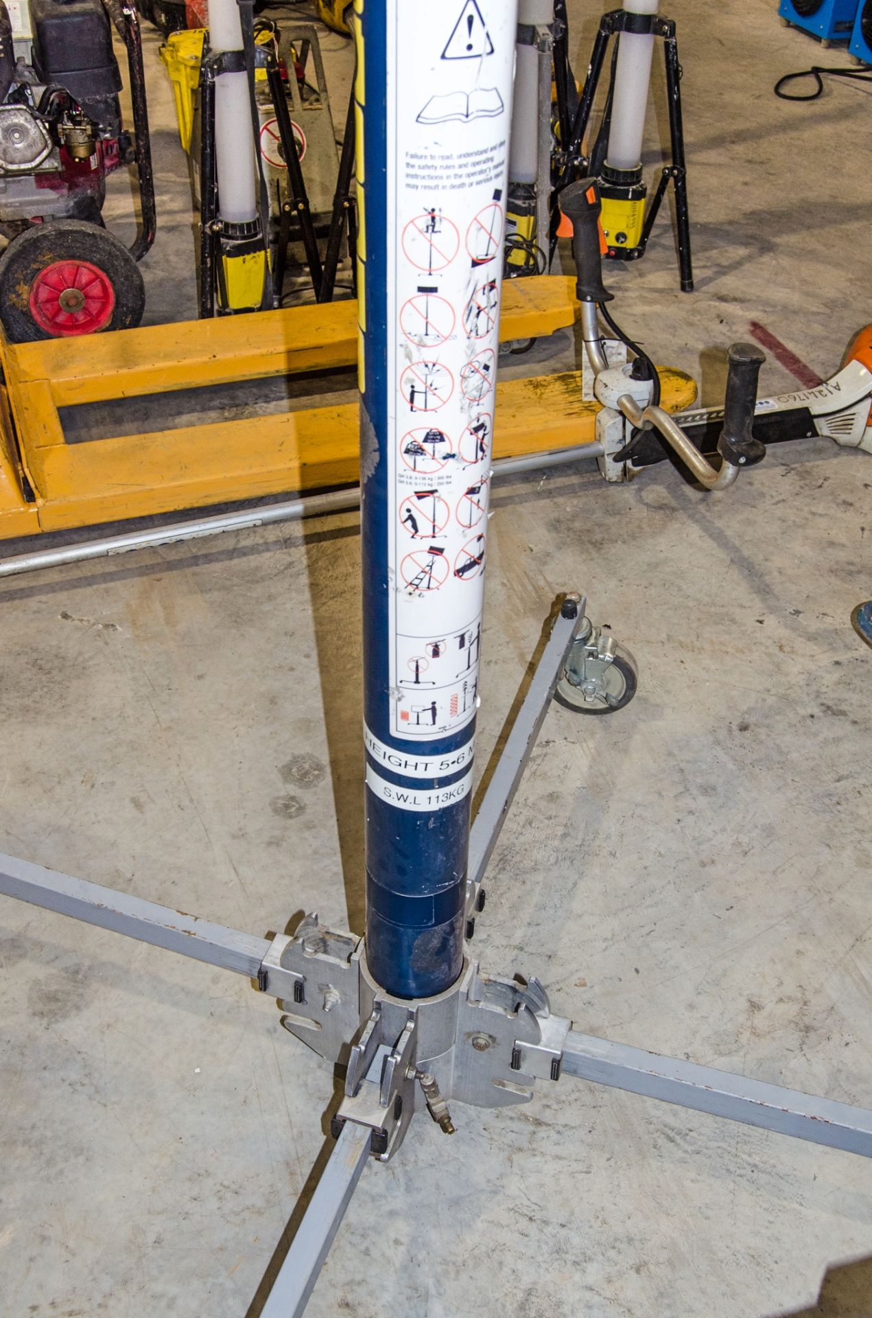 Genie Super Hoist pneumatic plasterboard hoist HO2067 - Image 2 of 2