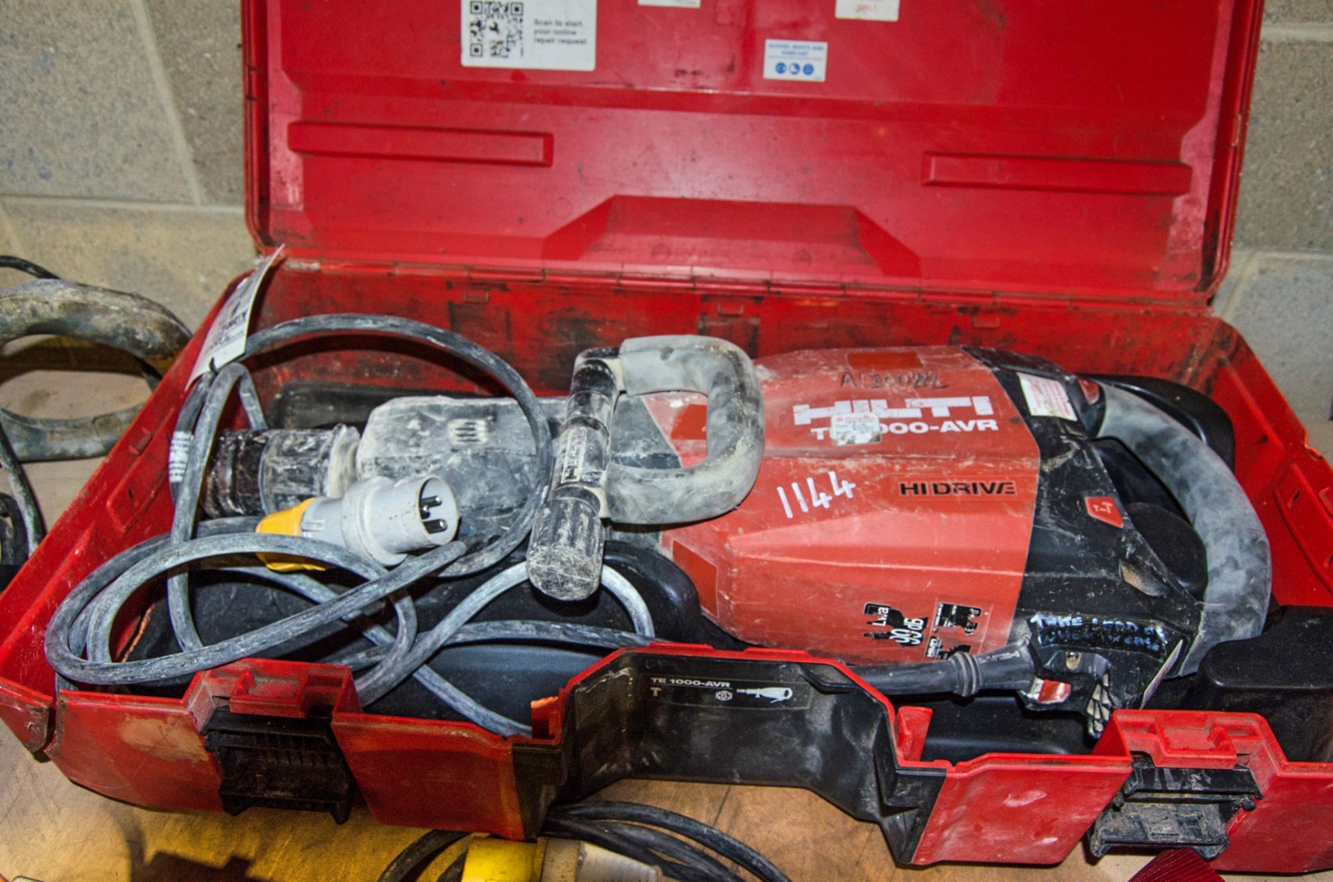 Hilti TE1000-AVR 110v breaker c/w carry case A1200292