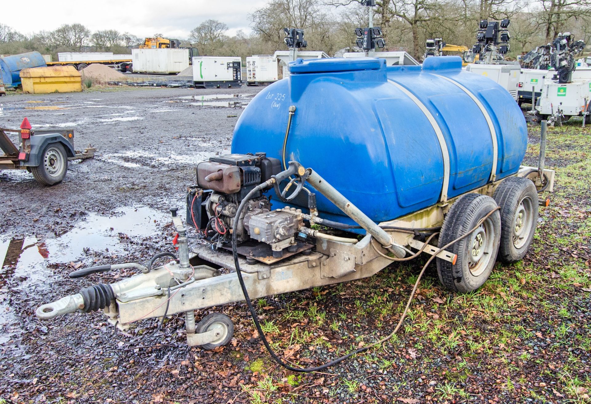 Western 2000 litre fast tow diesel pressure washer bowser c/w hose and lance A749878
