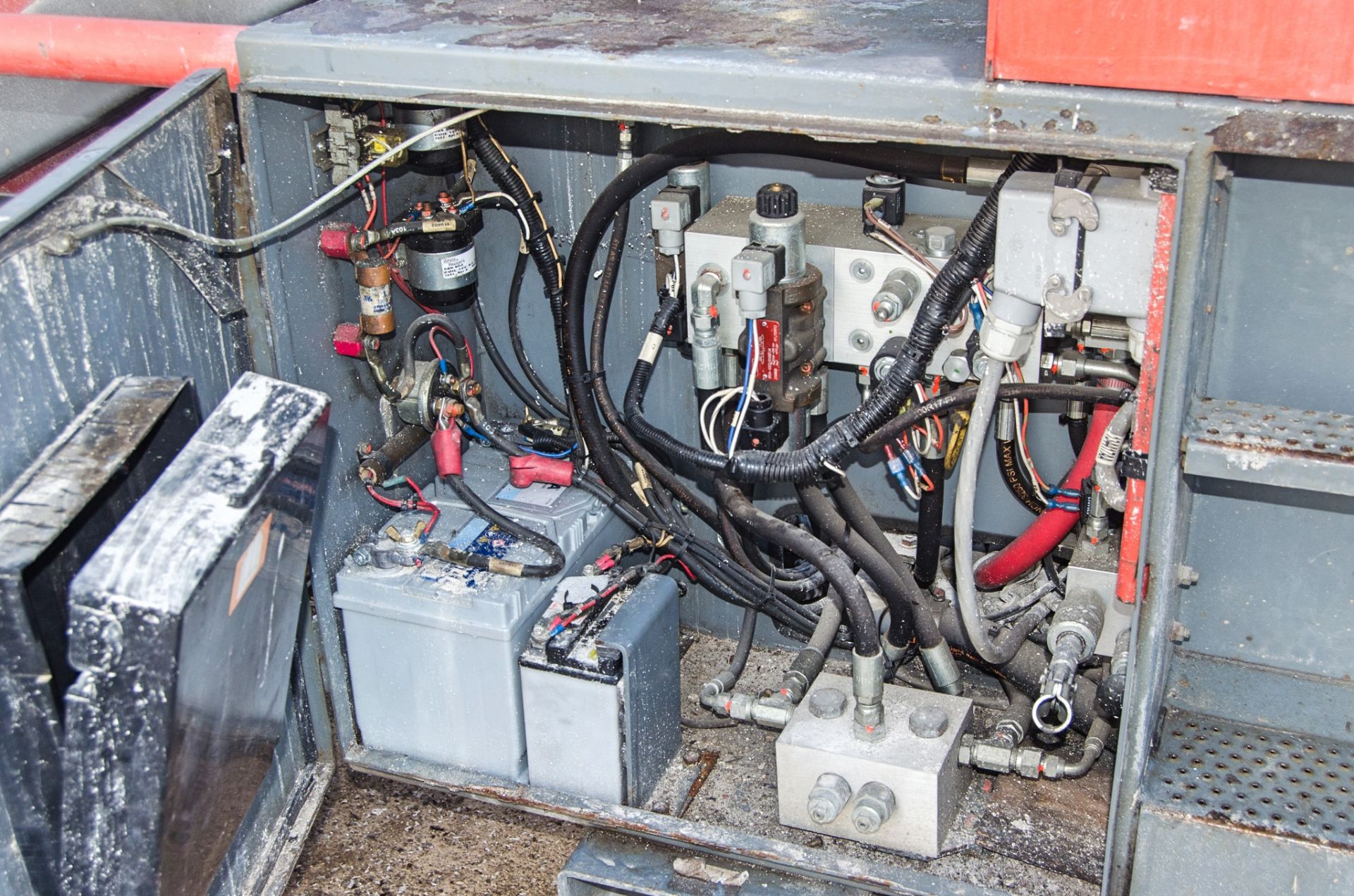 Skyjack SJ9250 diesel driven scissor lift access platform Year: 2017 S/N: 50002090 Recorded Hours: - Image 9 of 15