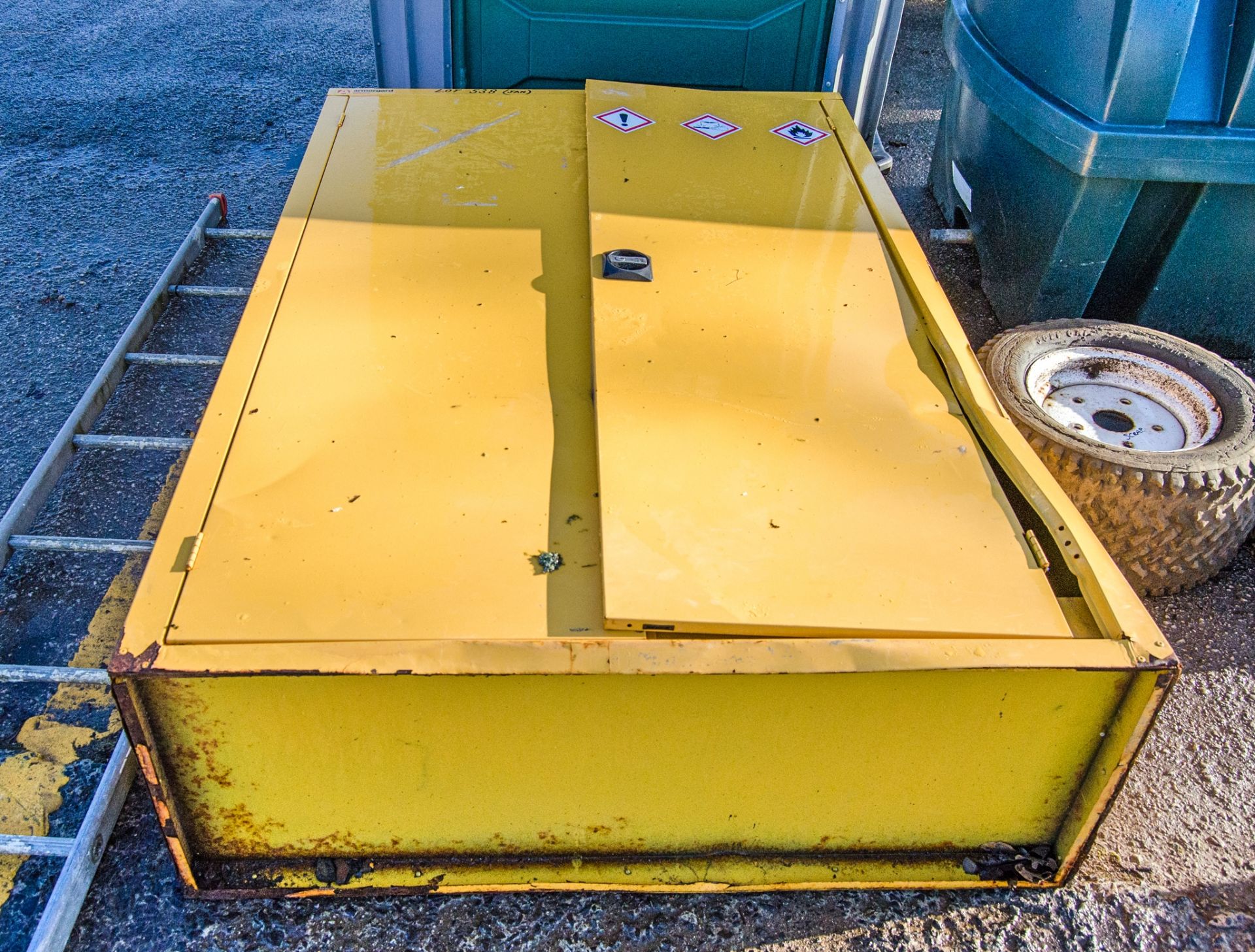 Armorgard Safestore steel cabinet ** Door damaged **