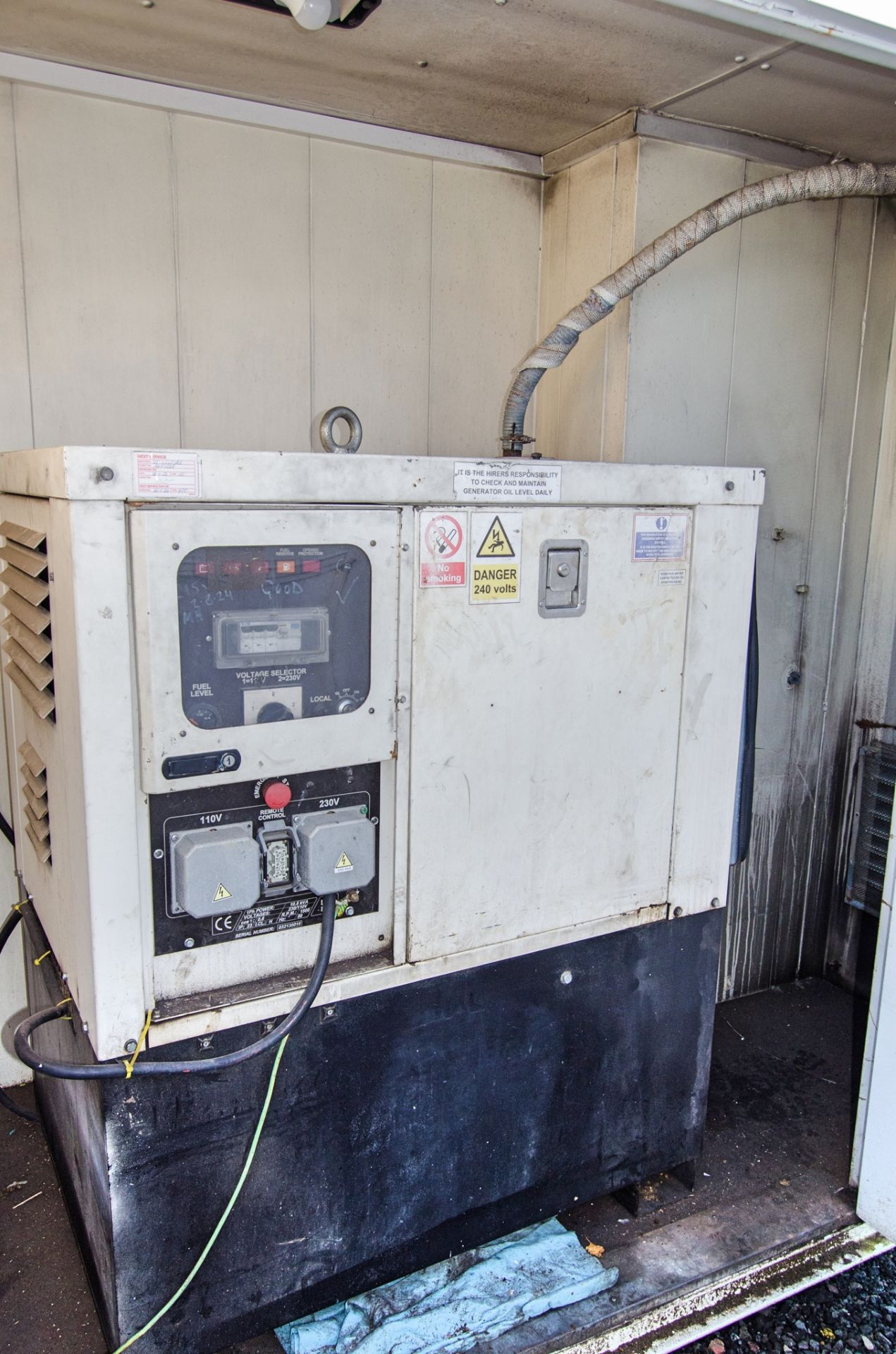 24ft x 9ft steel anti-vandal welfare site unit Comprising of: canteen area, office, toilet & - Image 8 of 10