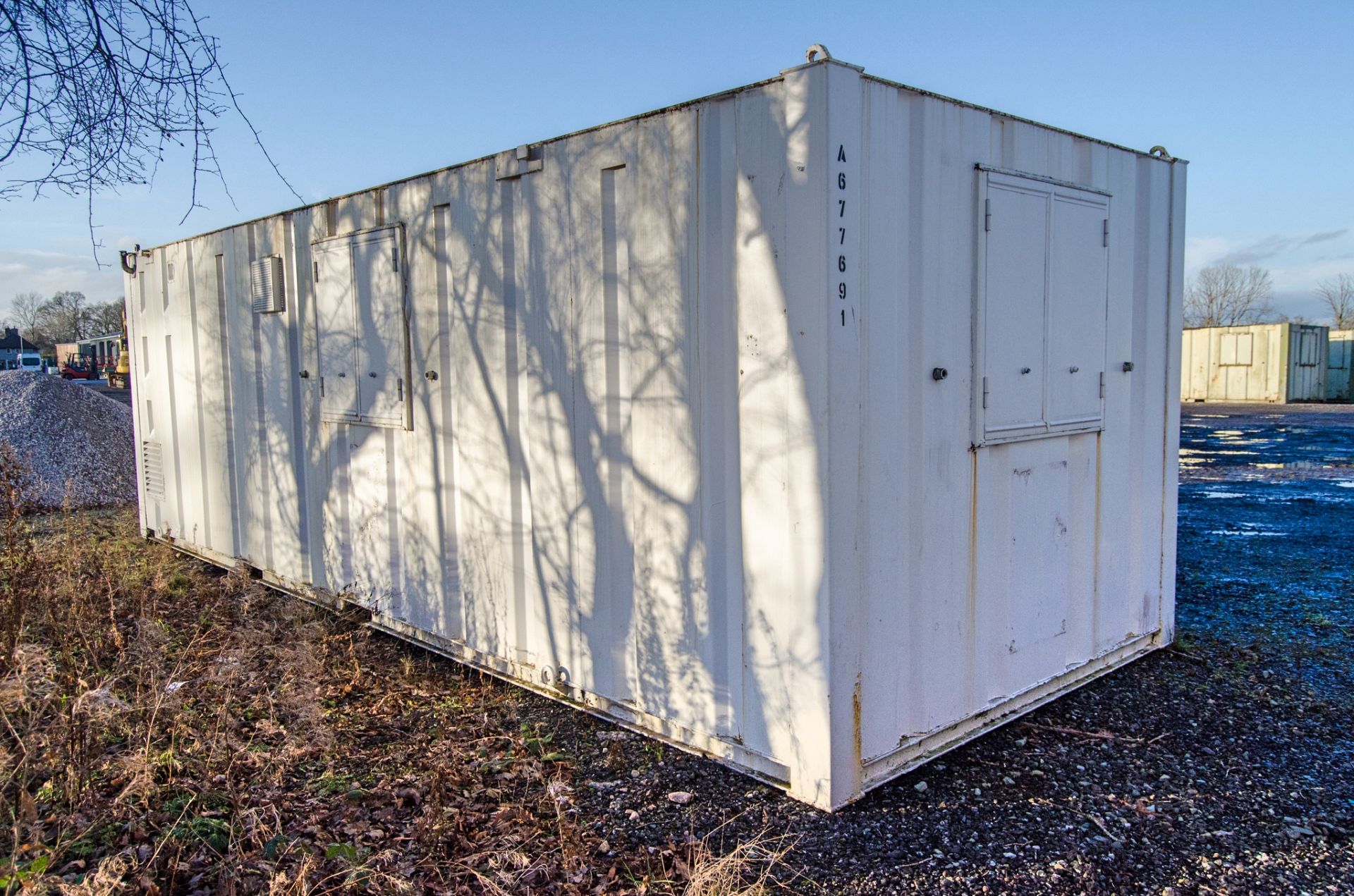 24ft x 9ft steel anti-vandal welfare site unit Comprising of: canteen area, office, toilet & - Image 3 of 10