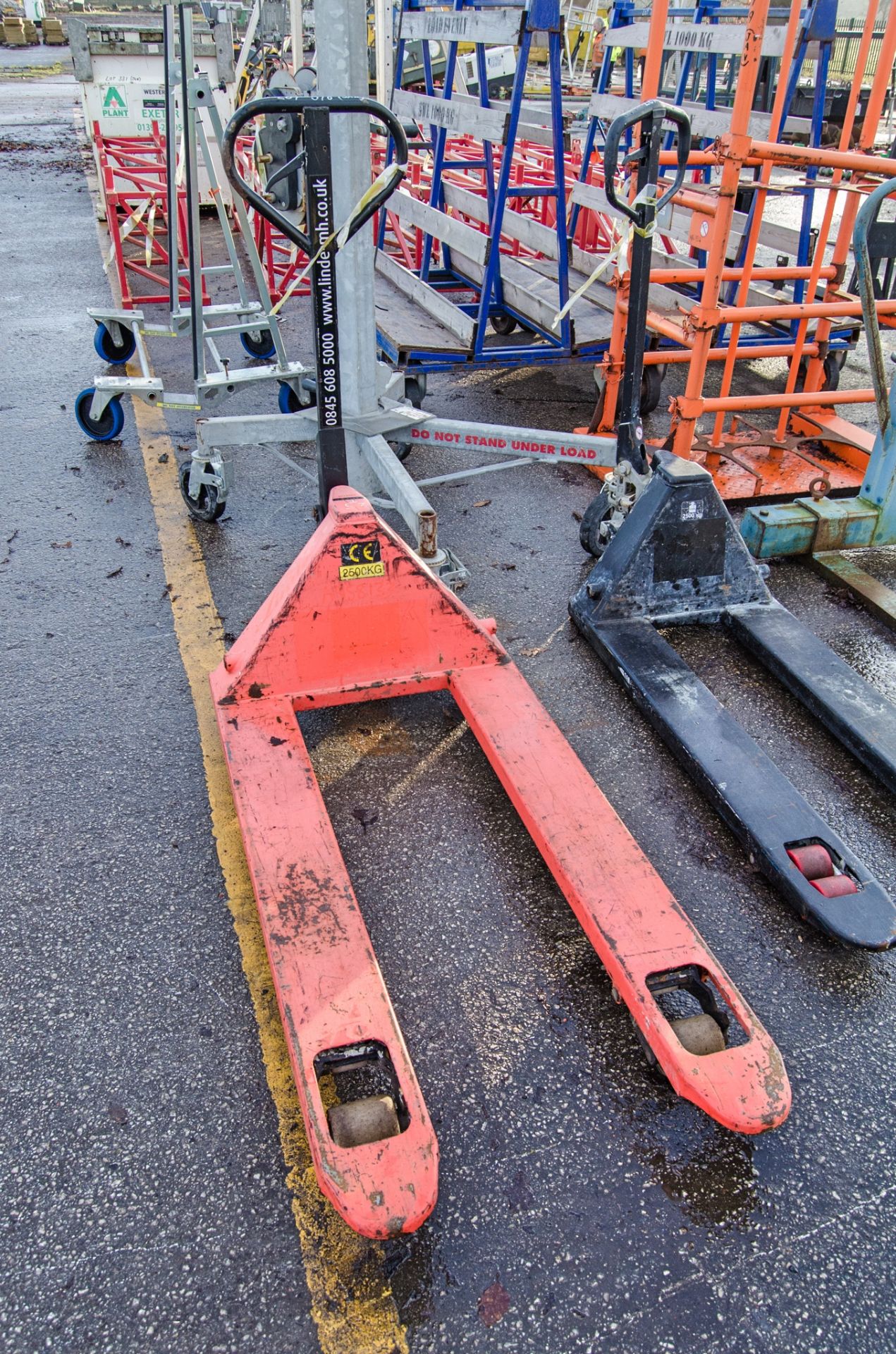 Linde hand hydraulic pallet truck A958133