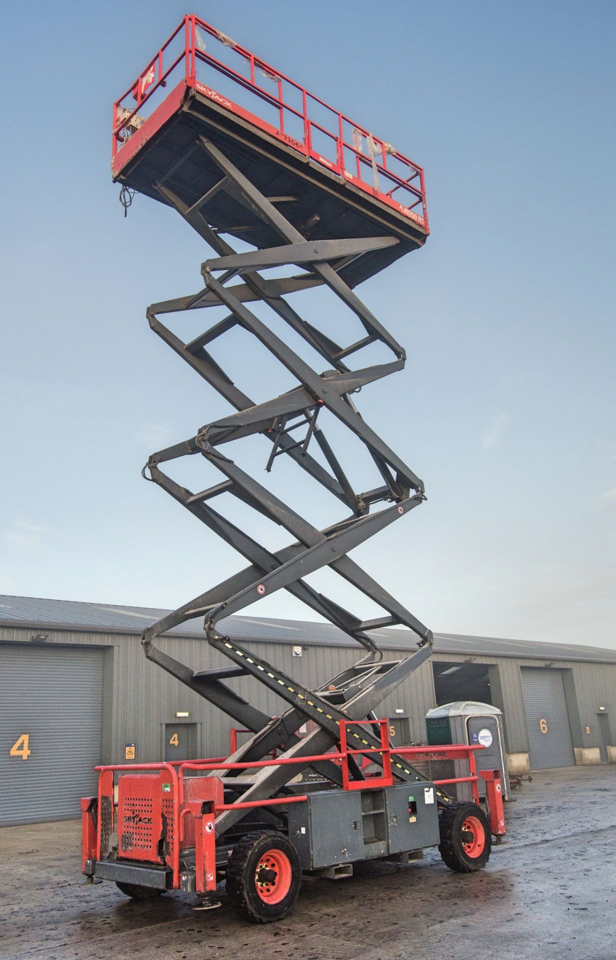 Skyjack SJ9250 diesel driven scissor lift access platform Year: 2017 S/N: 50002090 Recorded Hours: - Image 7 of 15