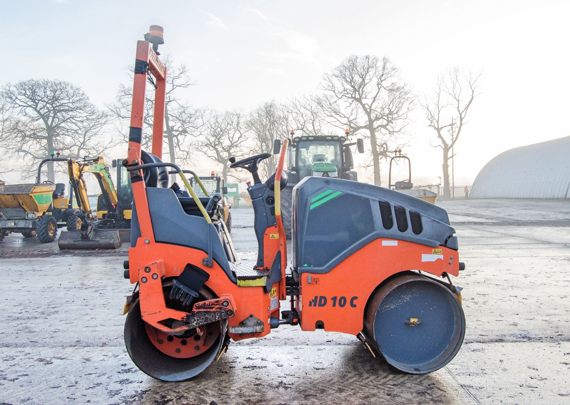 Hamm HD10C VV diesel driven double drum ride on roller Year: 2017 S/N: H1994823 Recorded Hours: - Image 8 of 19