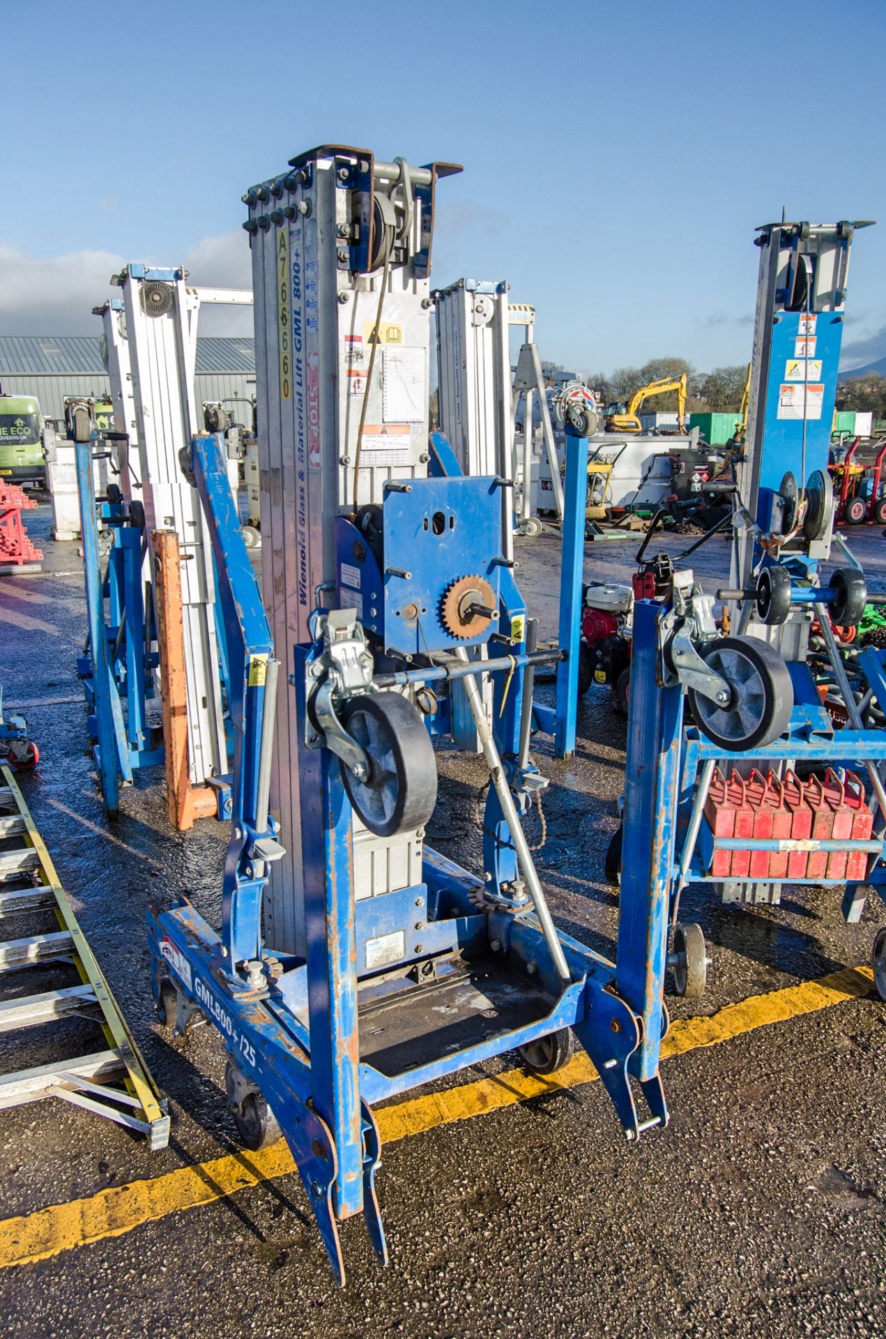 Genie GML800+ manual glass and material hoist c/w forks A766660 - Image 2 of 3