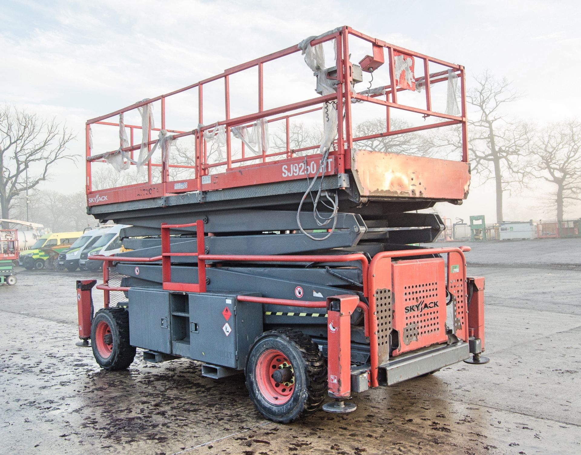 Skyjack SJ9250 diesel driven scissor lift access platform Year: 2017 S/N: 50002090 Recorded Hours: - Image 2 of 15