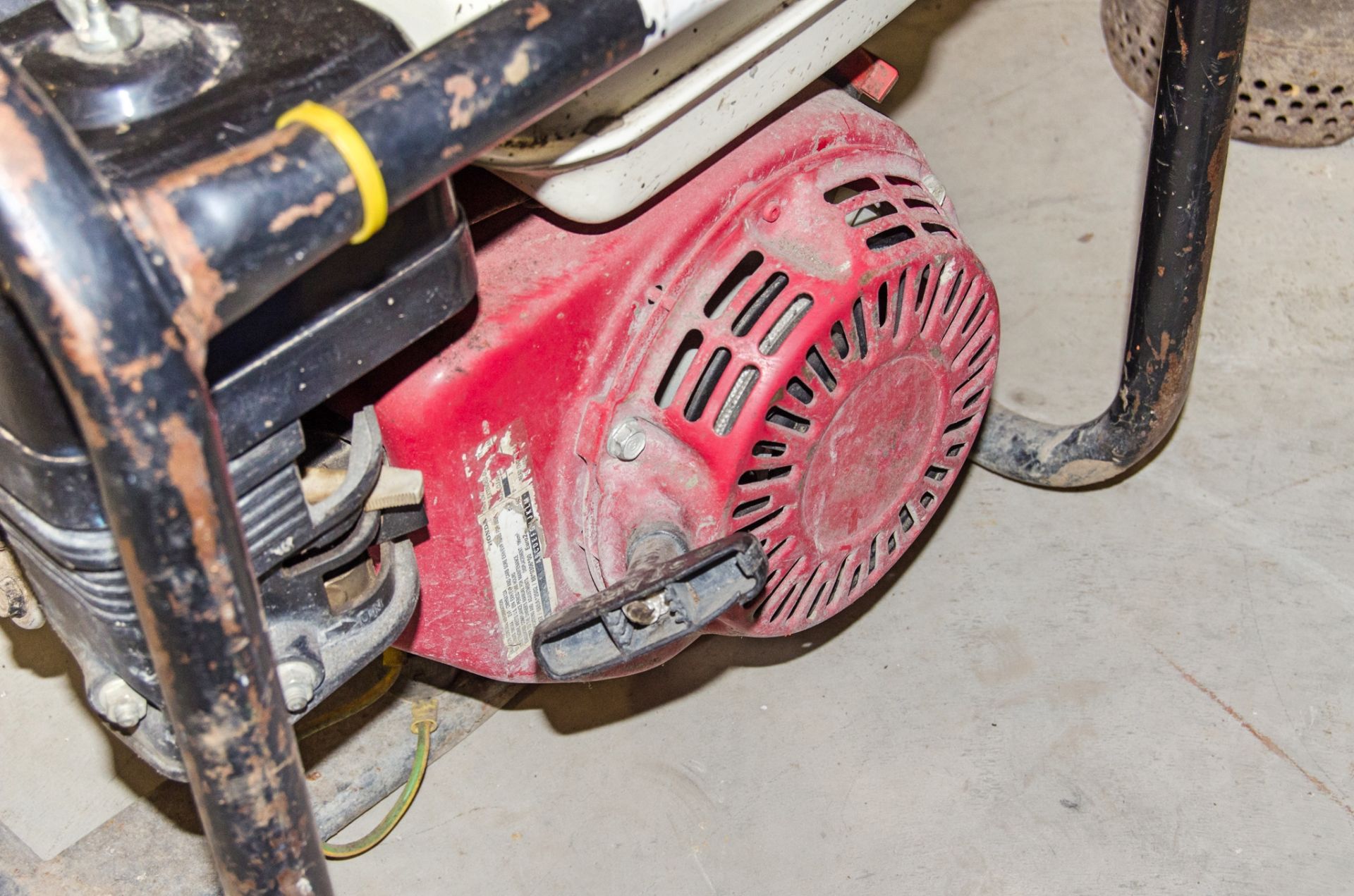 110v/240v 3 kva petrol driven generator - Image 3 of 4