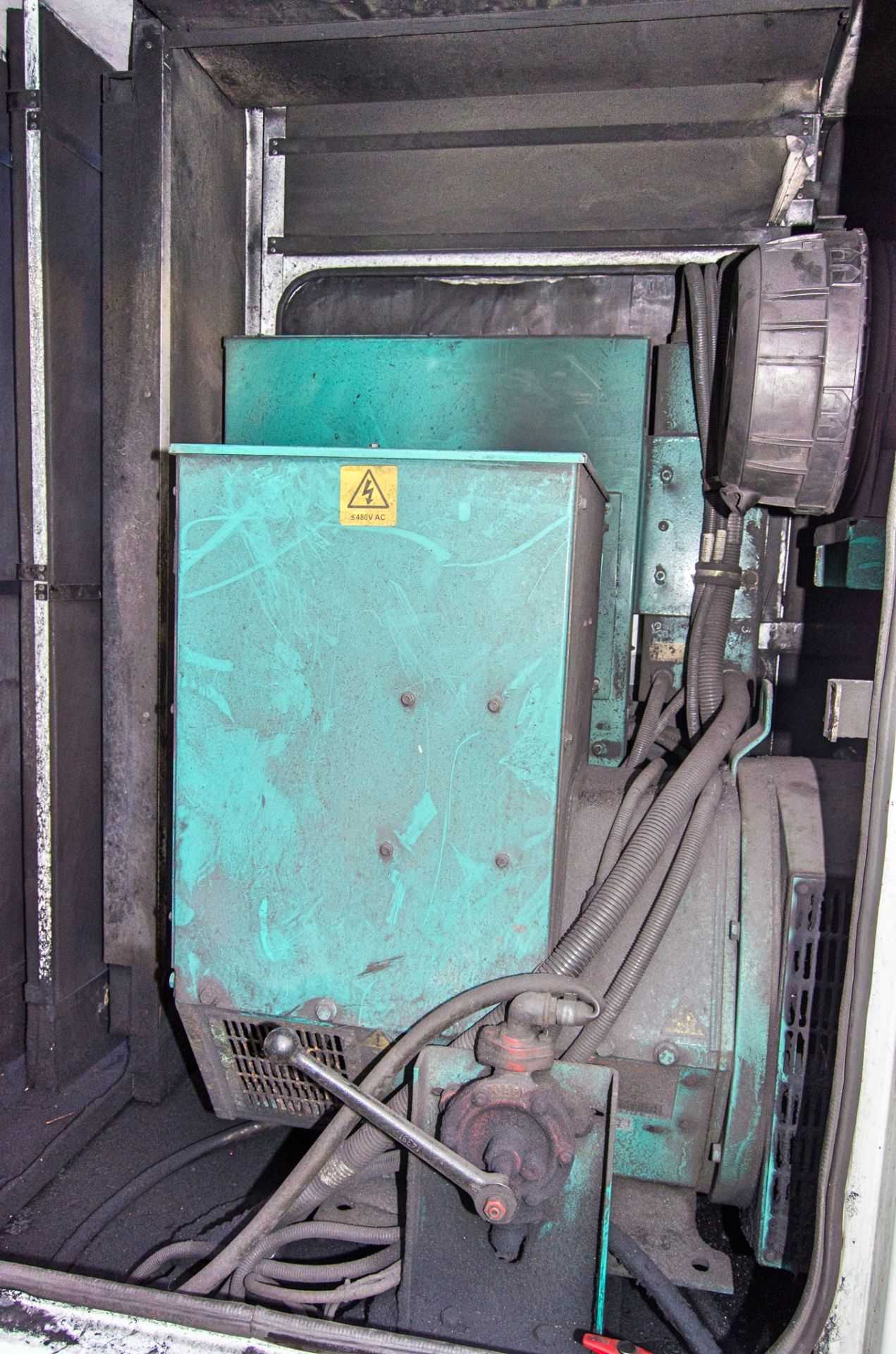 Cummins 150 kva diesel driven generator Recorded hours: 19347 ** Engine runs but generator burnt out - Image 6 of 8