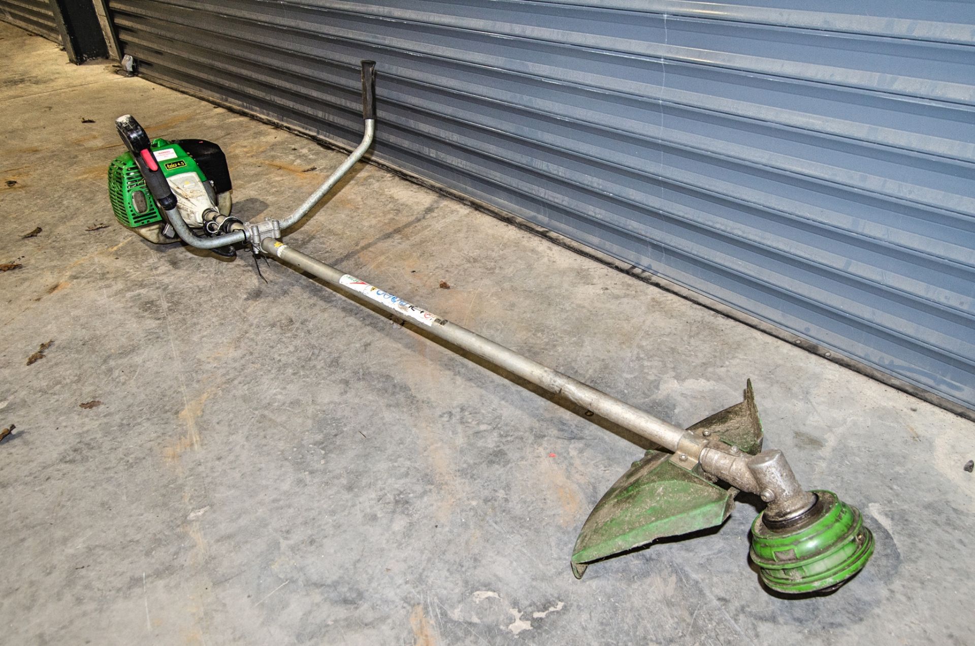 Active Big 4.5 petrol driven strimmer A1135544 - Image 2 of 2