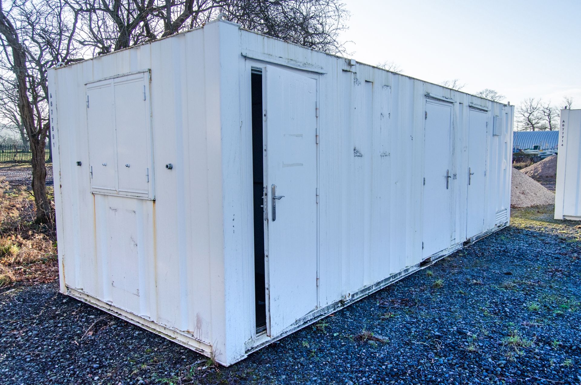 24ft x 9ft steel anti-vandal welfare site unit Comprising of: canteen area, office, toilet & - Image 2 of 10