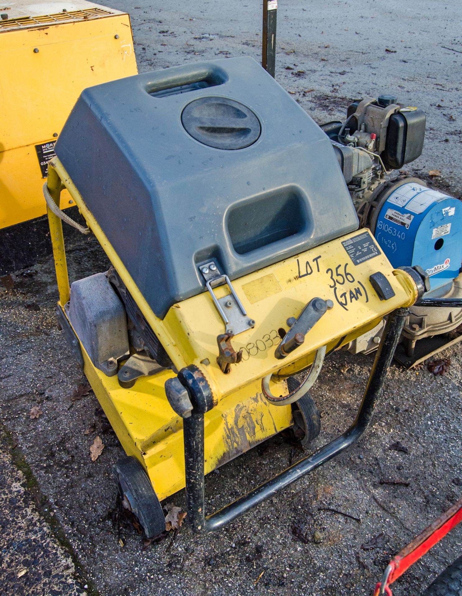 Wacker Neuson BFS1345 petrol driven road saw A1108033 - Image 2 of 2