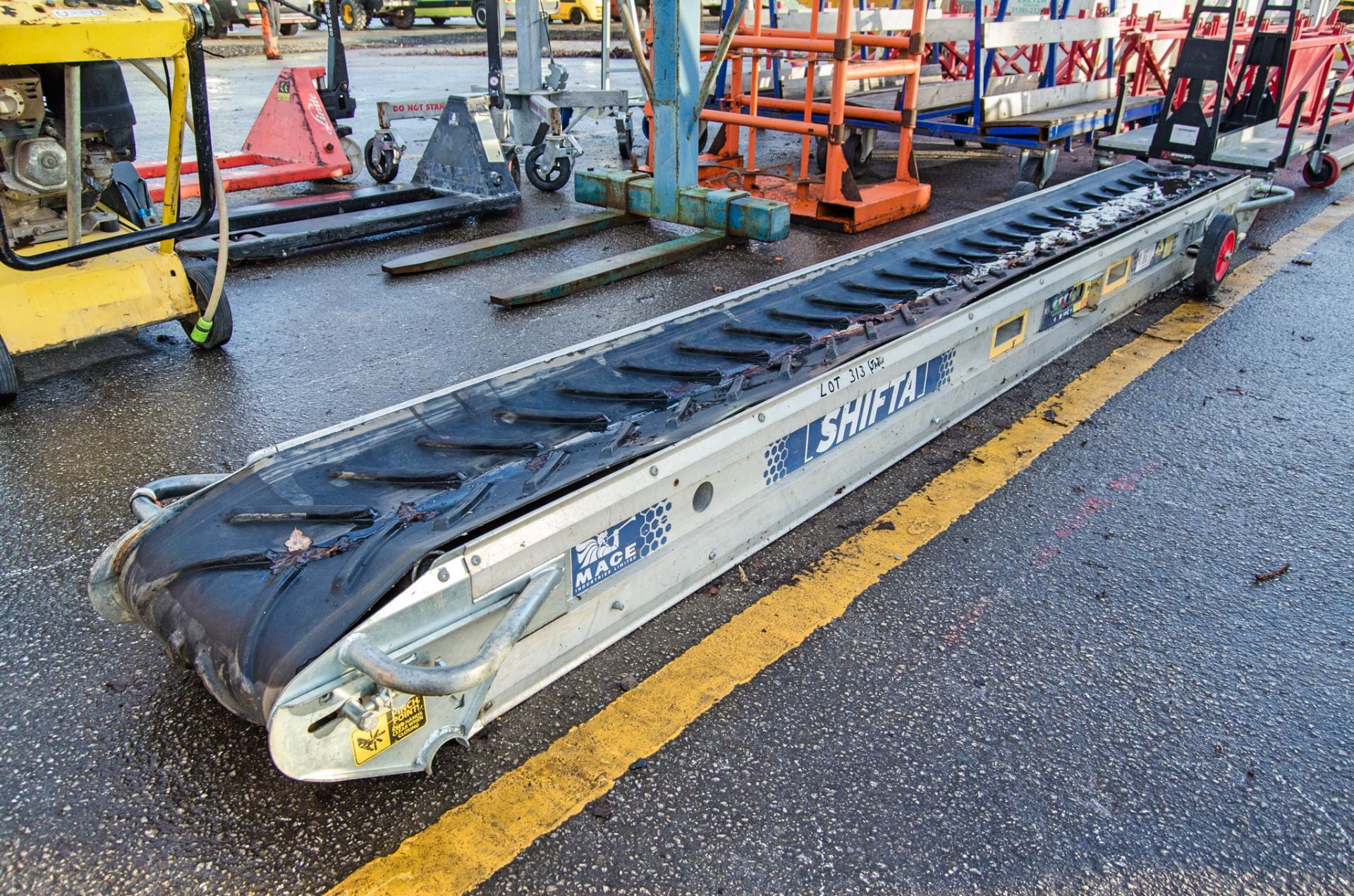 Mace Shifta 110v material conveyor A1396237