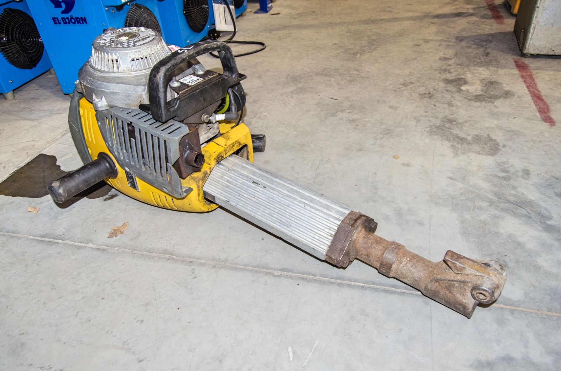 Wacker Neuson BH24 petrol driven breaker - Image 2 of 3