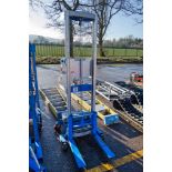 Genie manual material hoist c/w forks A784167